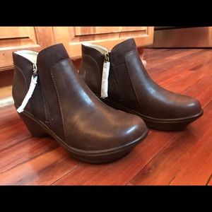 JBU dress boot